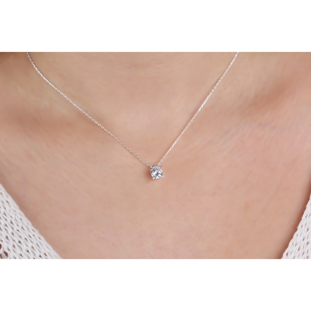 Glorria 925k Sterling Silver Solitaire Necklace