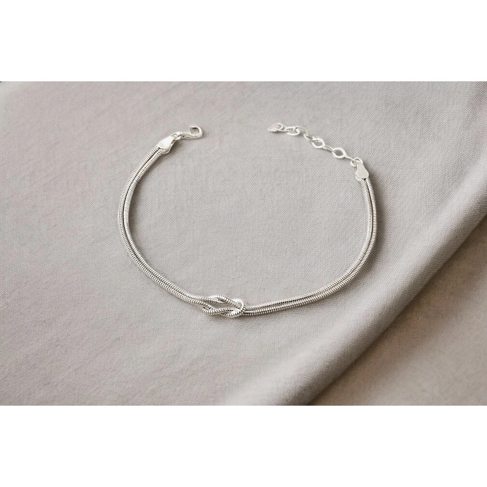 Glorria 925k Sterling Silver Knot Bracelet