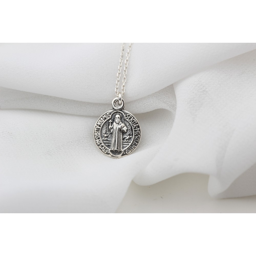 Glorria 925k Sterling Silver Saint Benedict Medal Necklace